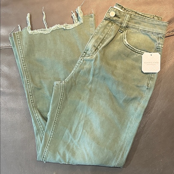 Altar'd State Denim - Altar’d State Green Frayed Hem Jeans, size 25”, NWT